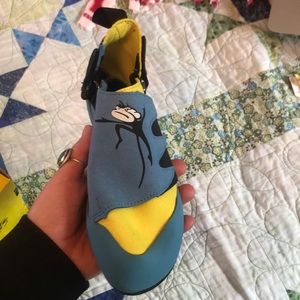 Mad monkey rock climbing shoes